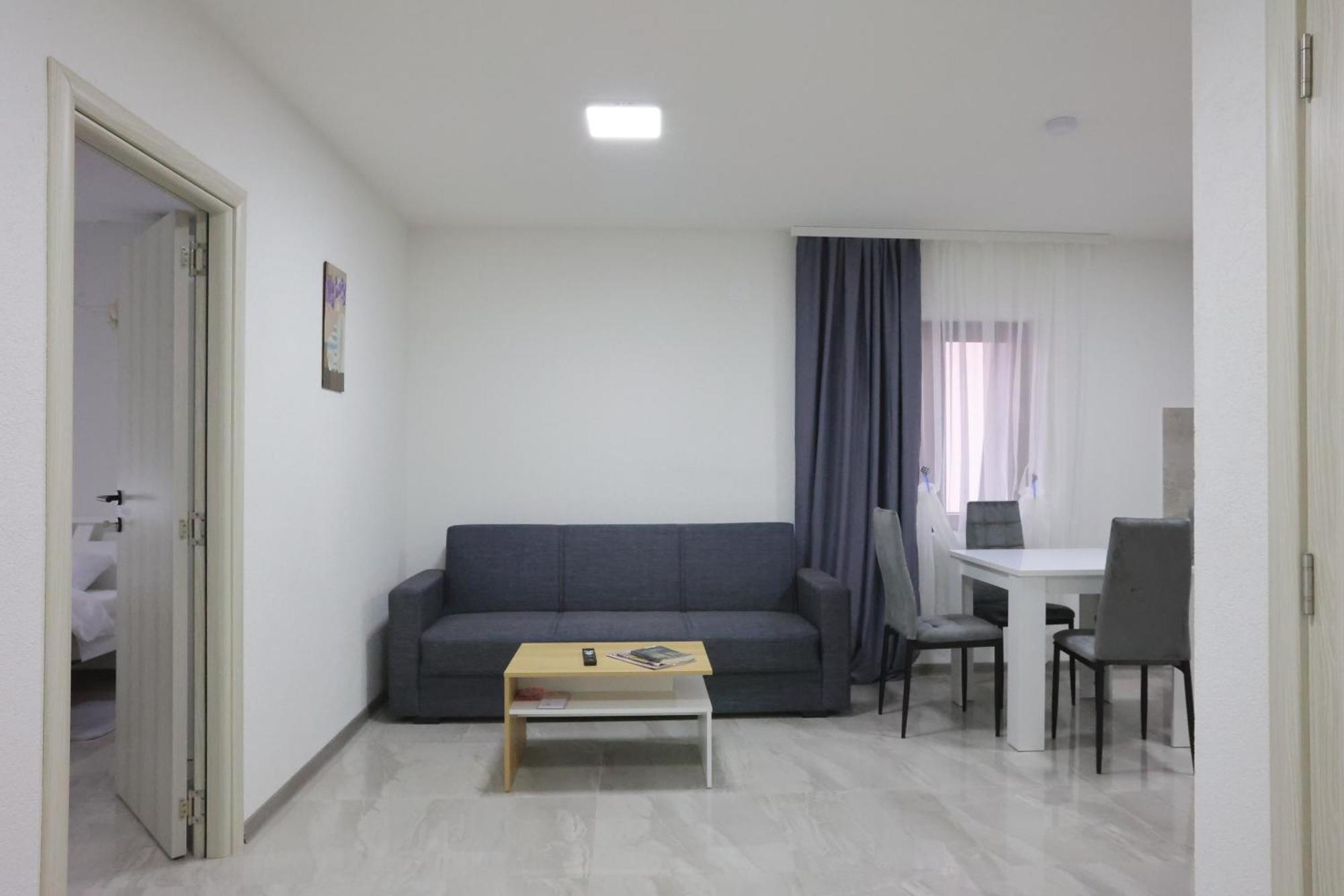 Ivan'S Guesthouse Paracin Exterior photo