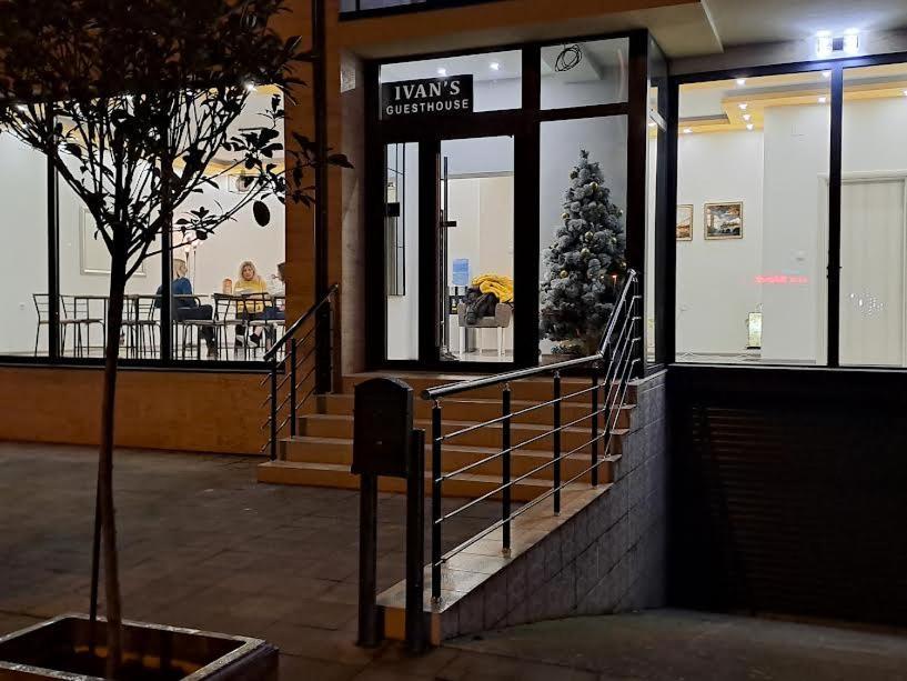 Ivan'S Guesthouse Paracin Exterior photo