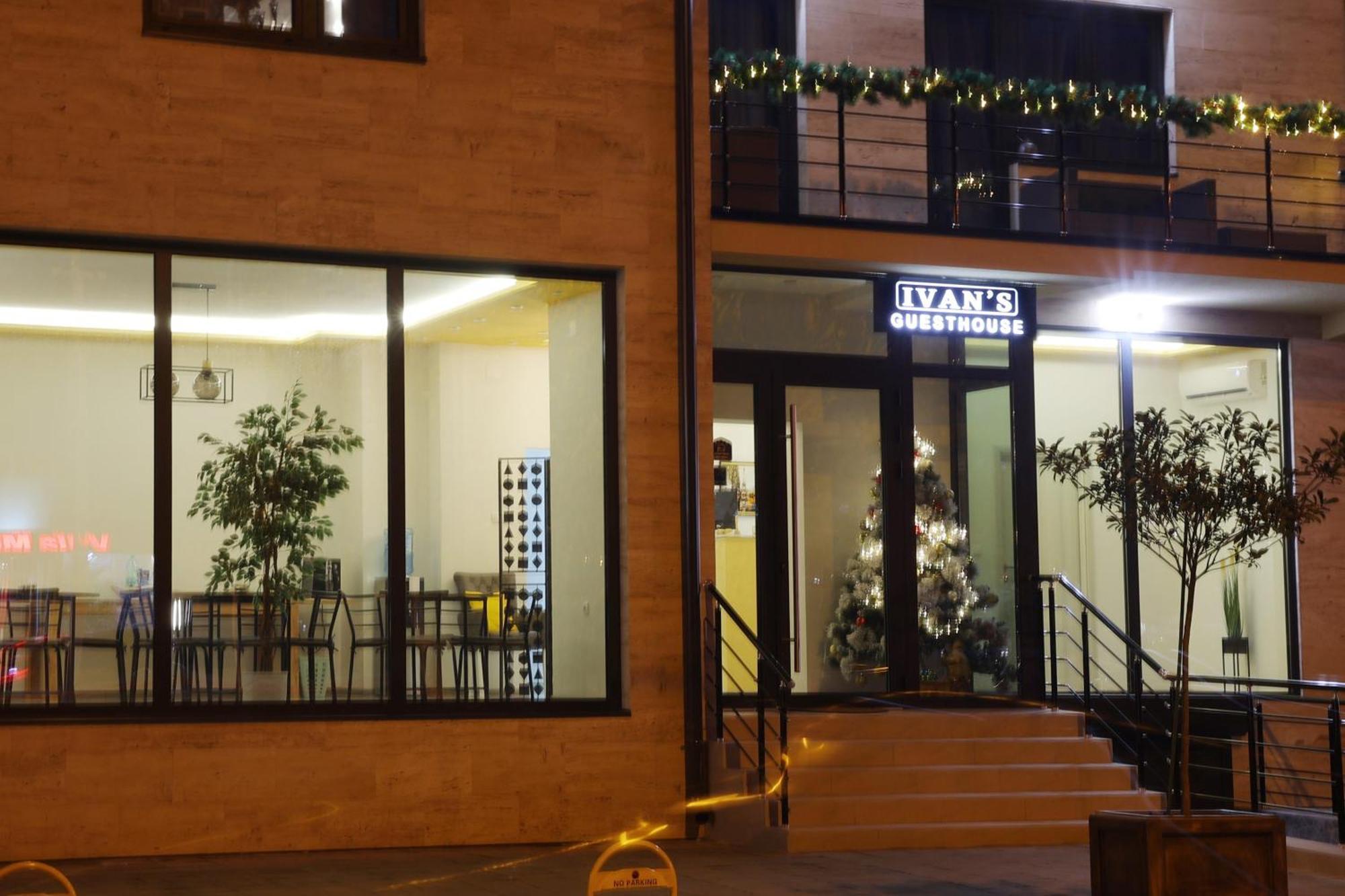 Ivan'S Guesthouse Paracin Exterior photo